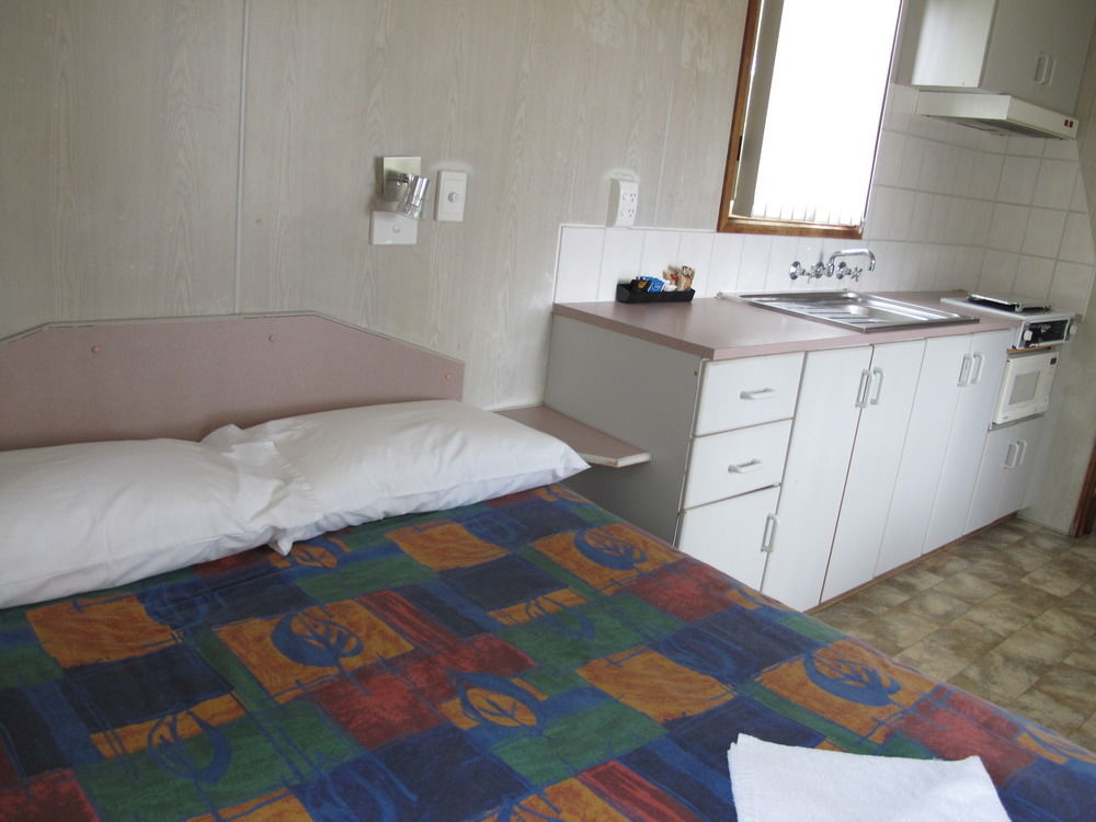 Melaleuca Caravan Park Порт Макари Екстериор снимка