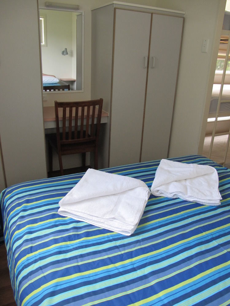 Melaleuca Caravan Park Порт Макари Екстериор снимка