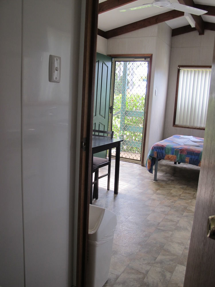 Melaleuca Caravan Park Порт Макари Екстериор снимка