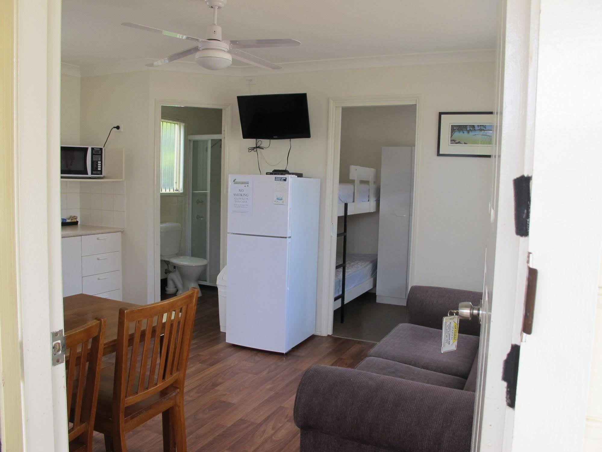 Melaleuca Caravan Park Порт Макари Екстериор снимка