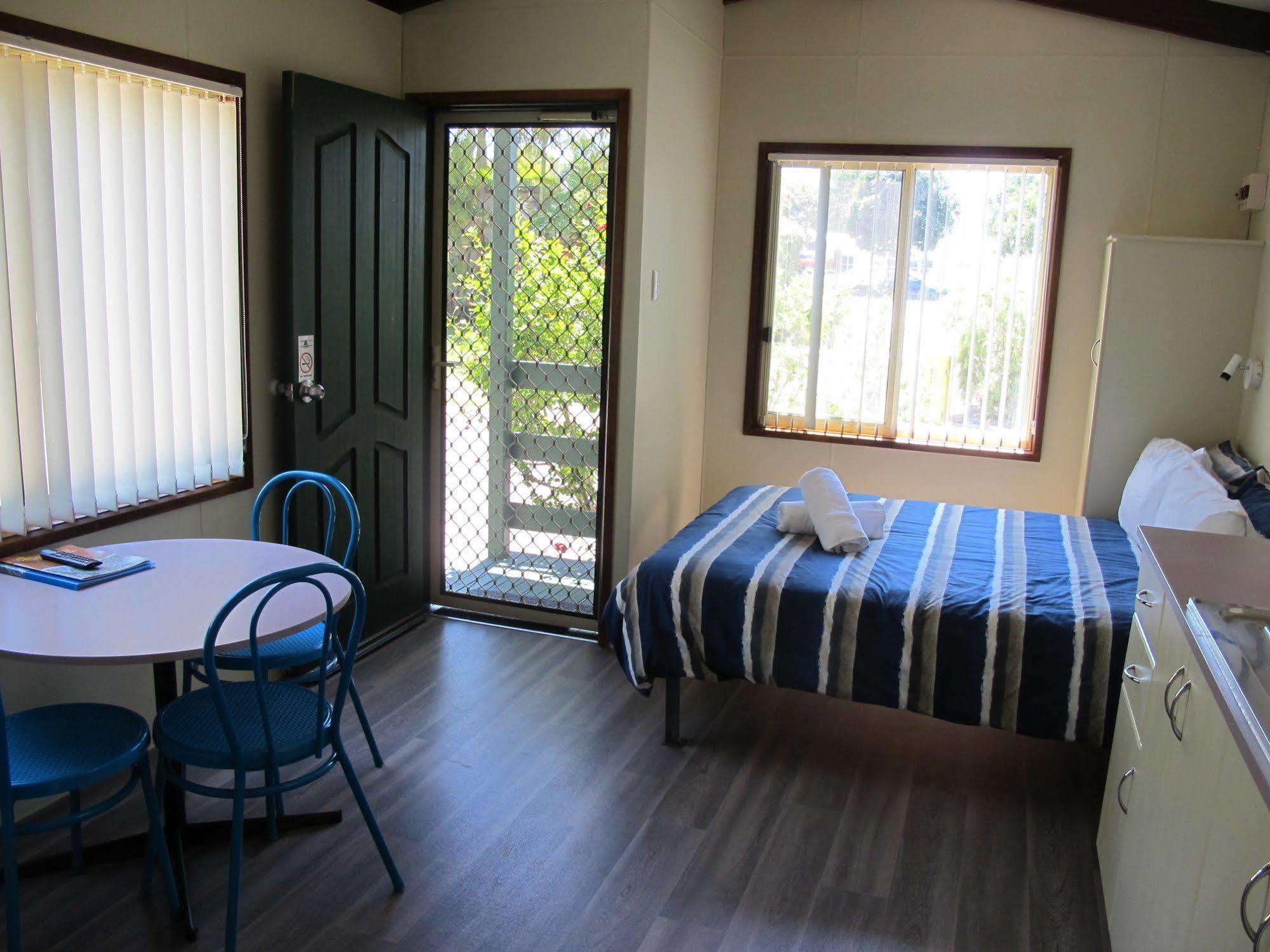 Melaleuca Caravan Park Порт Макари Екстериор снимка